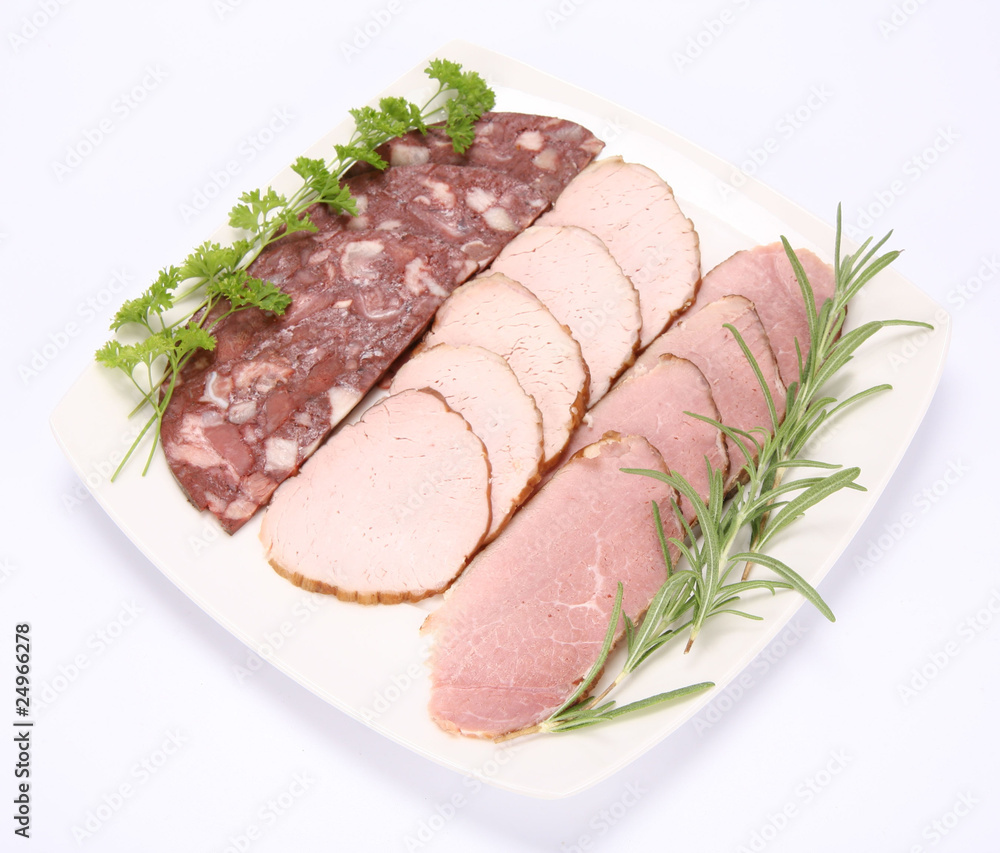 Plate of assorted cold cuts (ham, sirloin, headcheese)