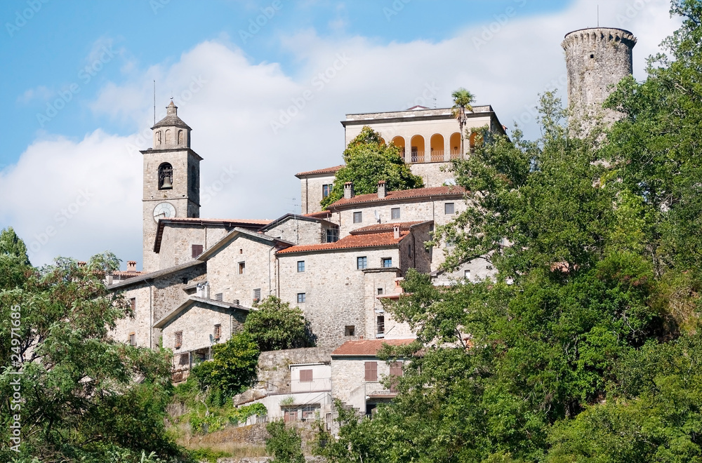 Scenic Italy - Tuscan town (Bagnone)