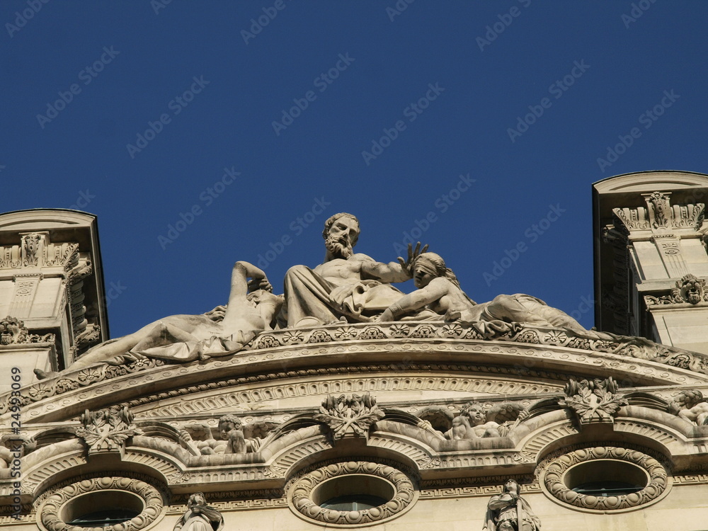 Fototapeta premium Museo del Louvre en Paris