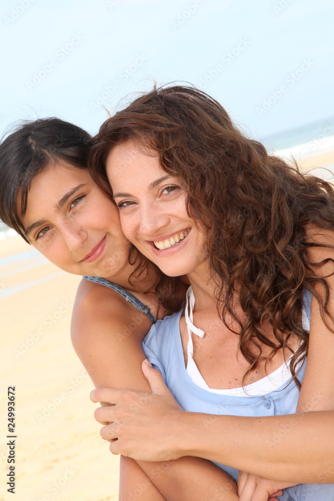 portrait d'une mère avec sa fille portrait d'une mère avec sa fille