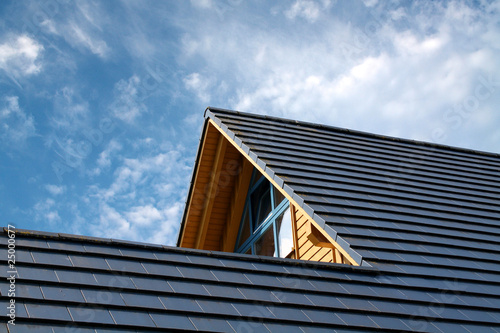 Fotografia Hausspitze eines modernen Holzhauses