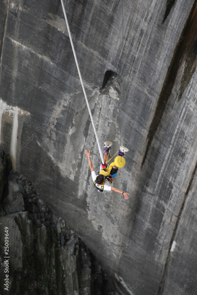 Aufzug nach dem Bungee Jump Aufzug nach dem Bungee Jump