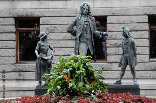 Photography Denkmal vor dem Theater