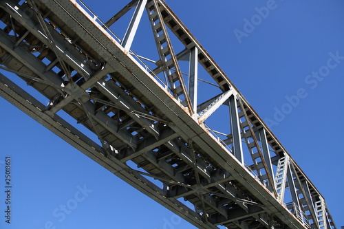 ponte in acciaio photo