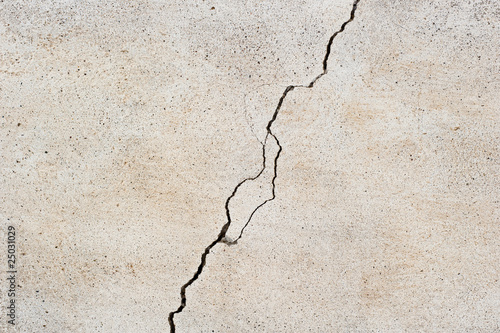 Crack in the wall II