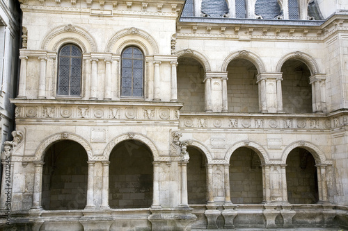 france; 17; la rochelle : maison henri II