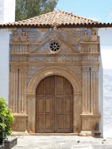 Kirchen Portal in Pajara auf Fuerteventura photo