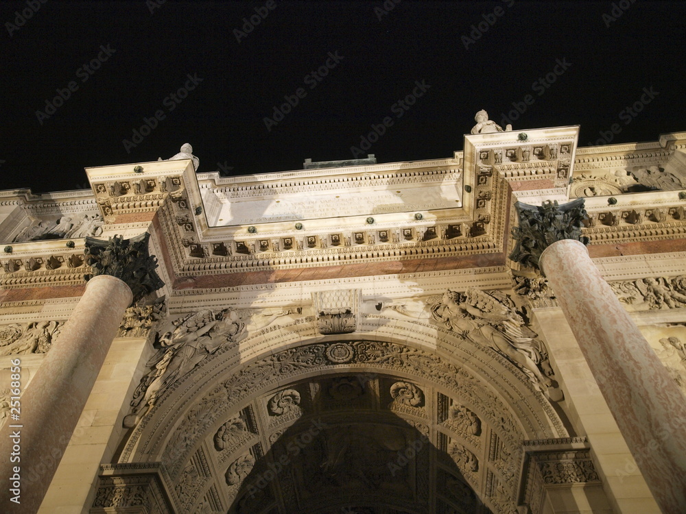 Obraz premium Arco del Triunfo del Louvre en Paris