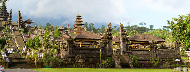 Ingelijste posters Indonesië Moedertempel Besakih panorama op Bali  © TravelPhotoBloggers