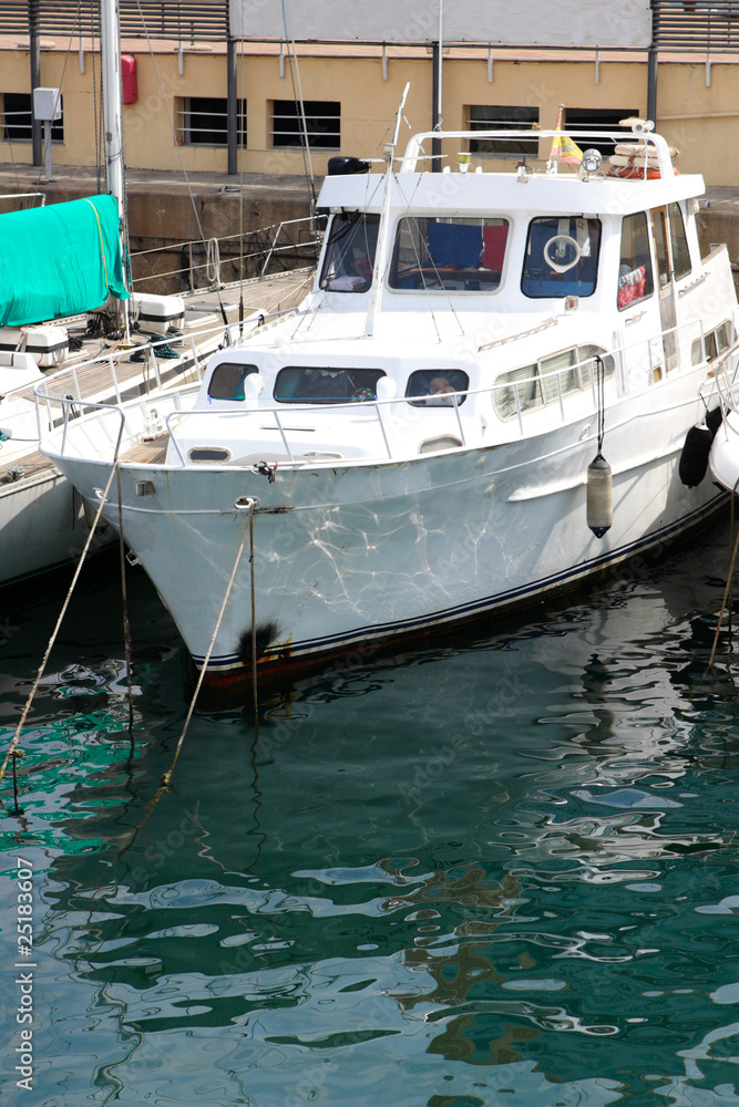 Fototapeta premium Yacht in Barcelona port