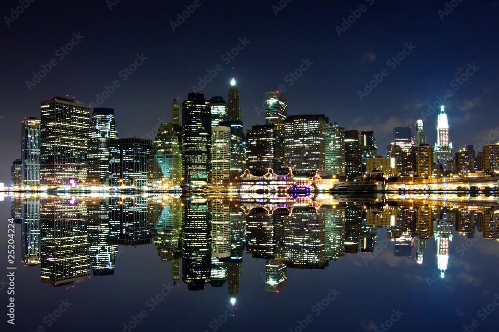 Fototapeta premium New York, Manhattan at night