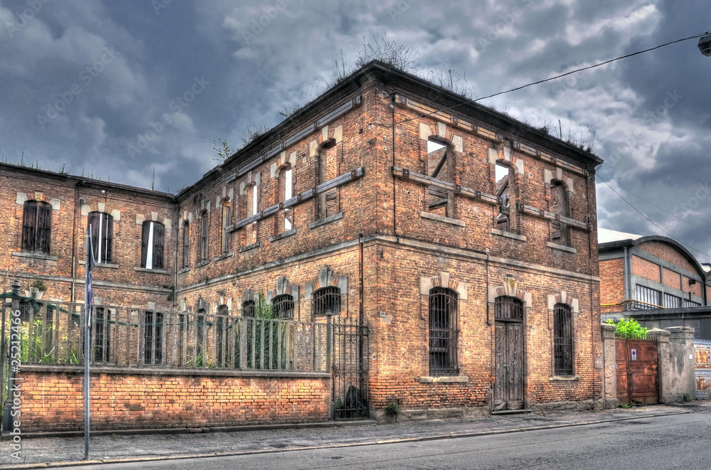 vecchia caserma - Italy