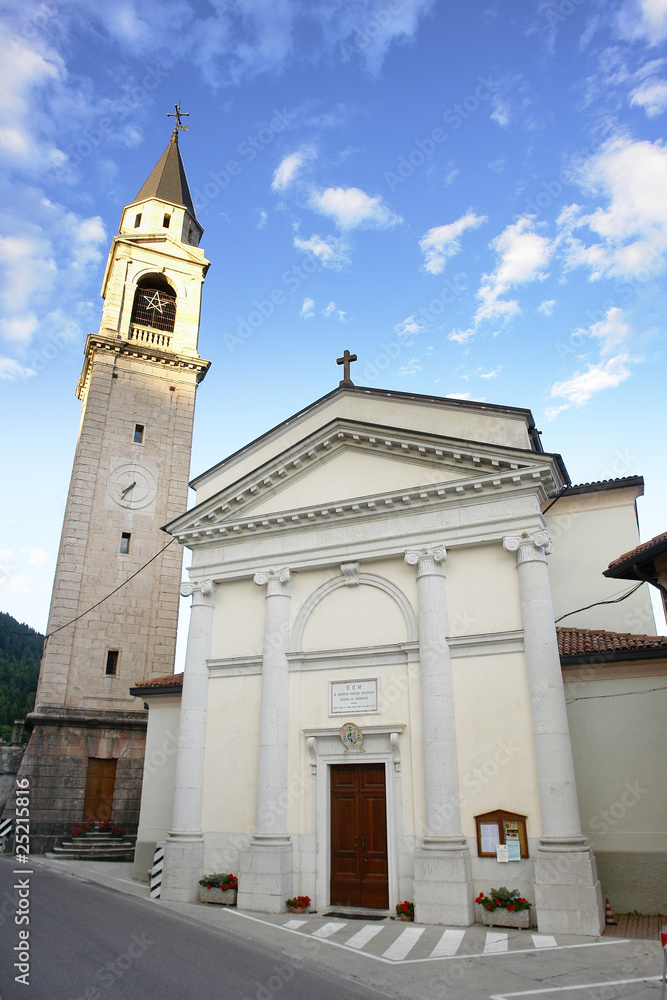 Obraz premium rotzo paese chiesa altopiano asiago provincia di vicenza