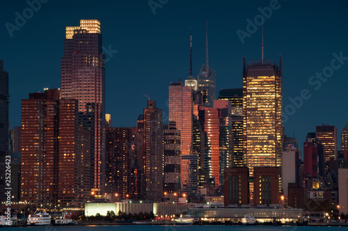 scenic new york city skyline over hudson river © UTBP