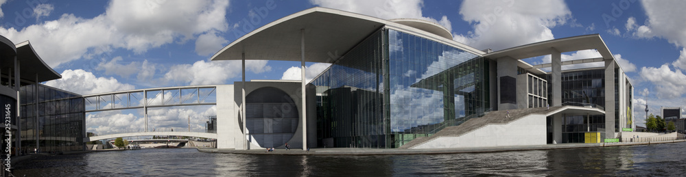 Obraz premium Marie Elisabeth Luders Haus and Paul Lobe Haus Panoramic - Berli