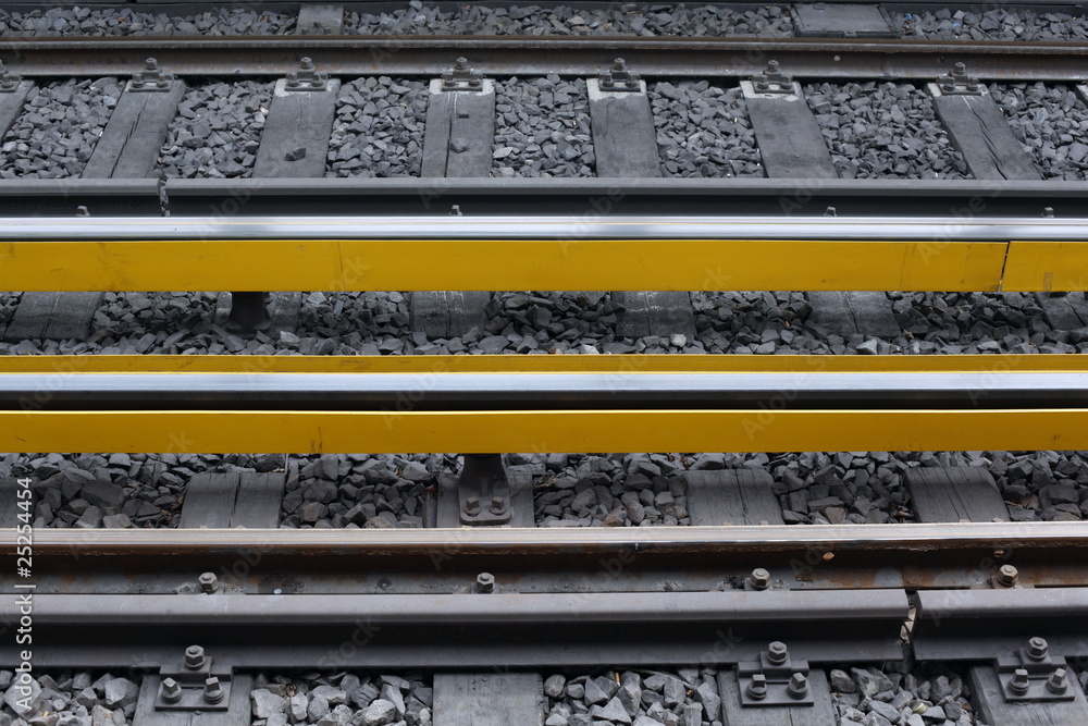 Schienen und Stromschienen
