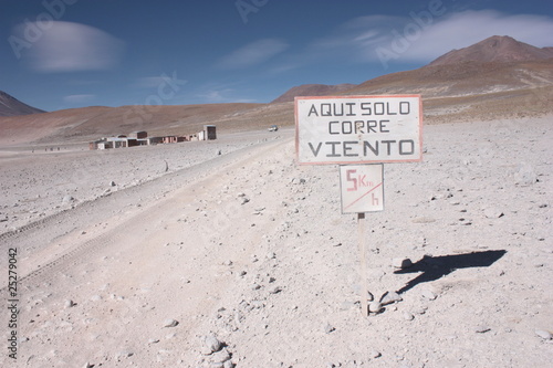 Aquí solo corre viento photo