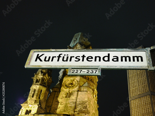 Canvas Print Berlin - Kudamm - Kaiser Wilhelm Memorial Church by Night
