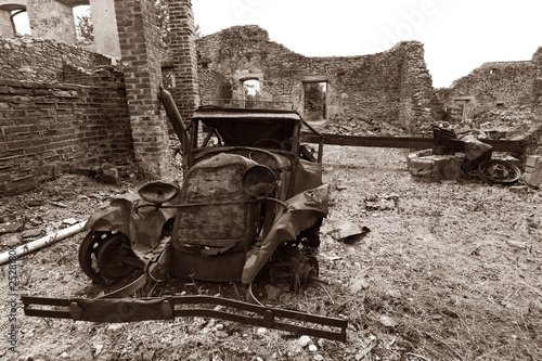 oradour sur glane photo