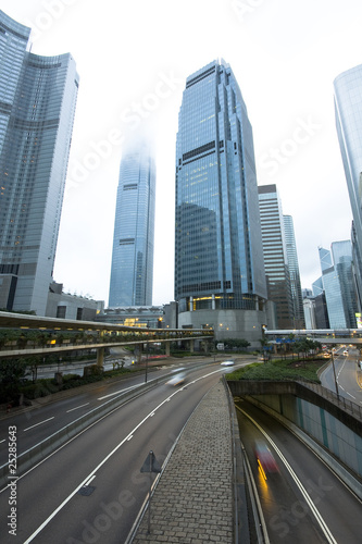 traffic in hong kong at day and mist © Cozyta