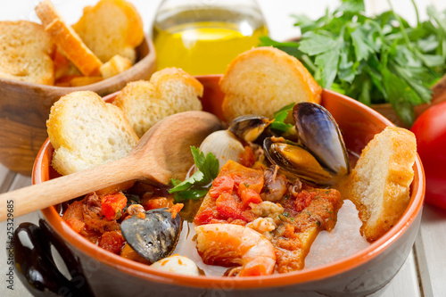 Tablou pe pânză fish soup caciucco-caciucco