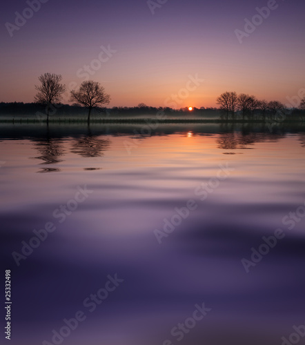 camapgne pr   champs inond   inondation reflet lac   tang brume