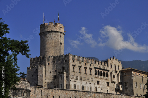 trento castello del buonconsiglio e torre dell' aquila
