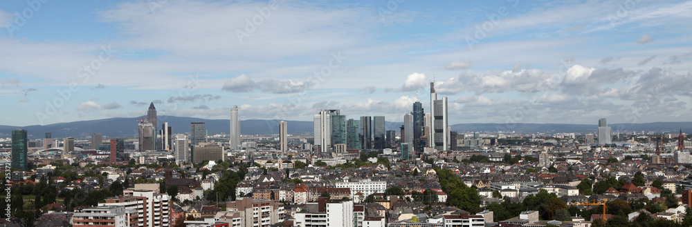 Frankfurt Skyline Mailänder-2