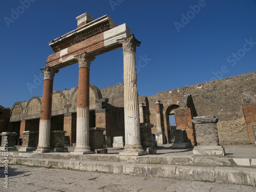 Pompei Tempio photo