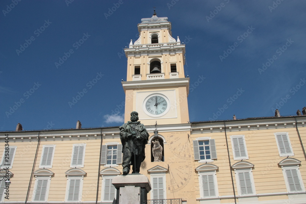 parma - piazza garibaldi - palazzo del governatore