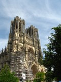Facade en rénovation de la cathedrale de Reims