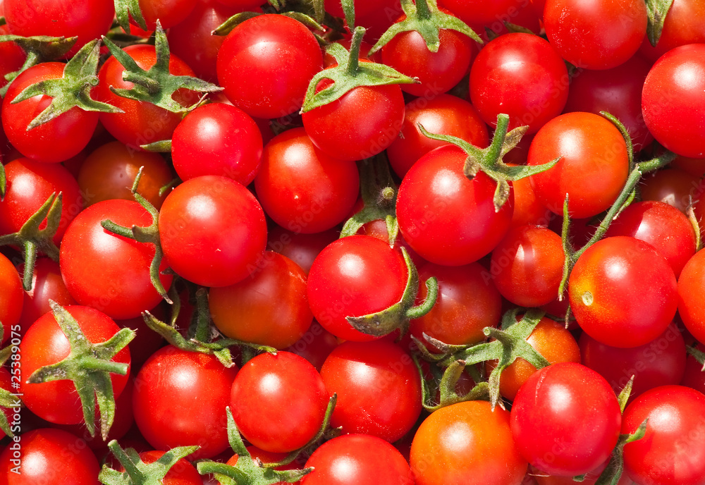 Red tomatoes Red tomatoes