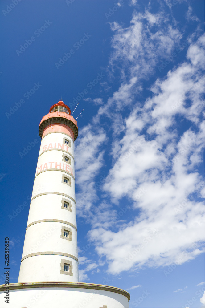 lighthouse pointe saint mathieu