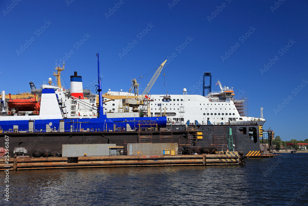 Fototapeta premium Cruise ship repair