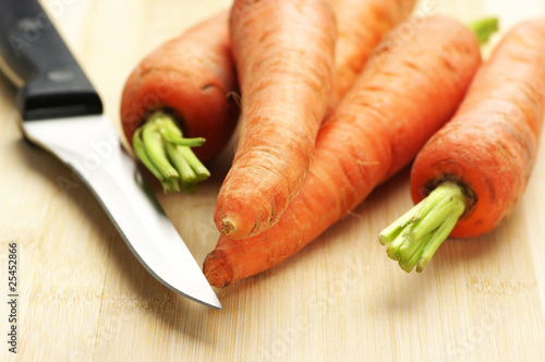 Carrots and knife