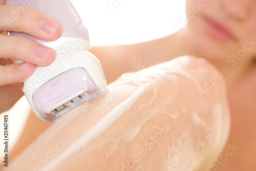 epilator girl nice