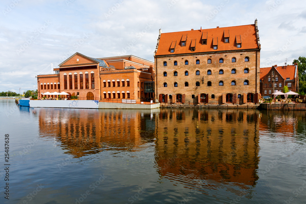 Obraz premium Architecture in the harbor of Gdansk