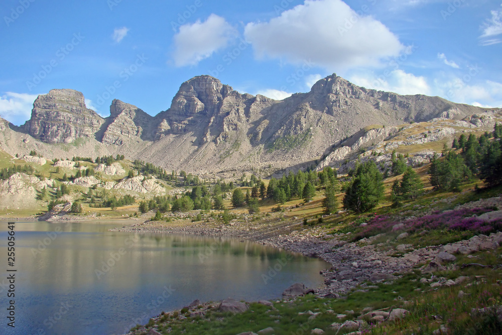 Le lac d'Allos, dans le Mercantour (Alpes)