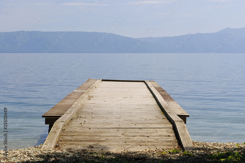 Naklejka premium 十和田湖畔 桟橋