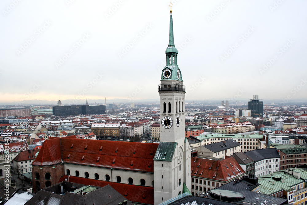 Fototapeta premium The New Town Hall at Marienplatz in Munich