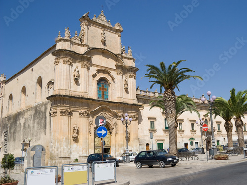 Piazza Busacca e chiesa del Carmine