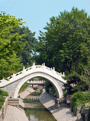 Oriental bridge