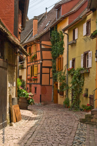 Fototapeta Naklejka Na Ścianę i Meble -  Timbered houses in the village of Eguisheim in Alsace, France