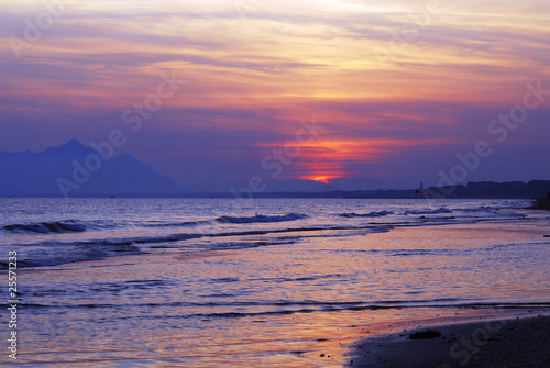 tramonto con riflessi sul mare © Angelo Dino Savelli