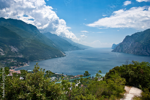 Blick von Riva del Garda auf den Gardasee photo