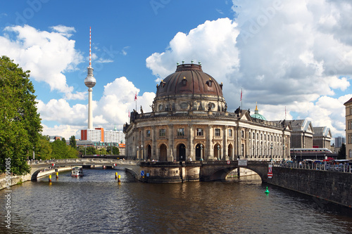 Berlin Mitte Bodemuseum mit Frensehturm an der Spree photo