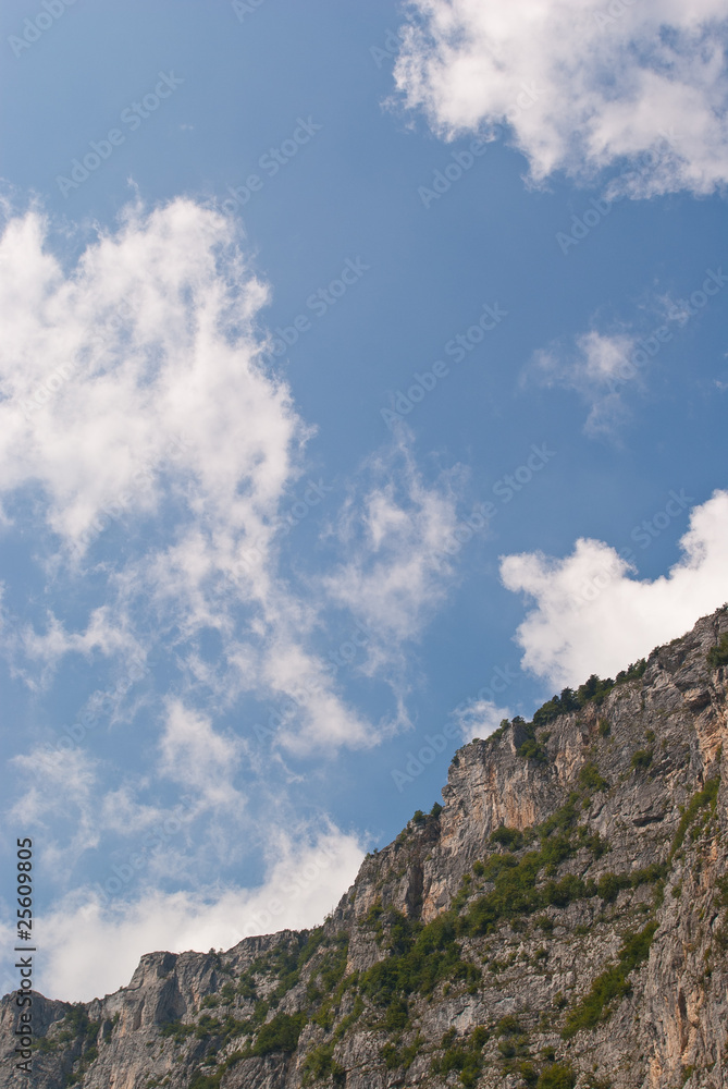 Naklejka premium mountains with sky