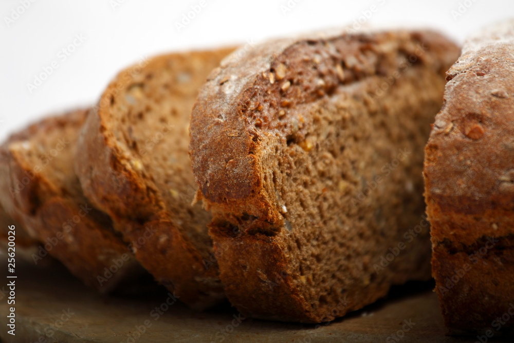 Foto fetta di pane integrale