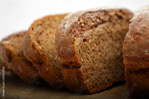 Foto fetta di pane integrale