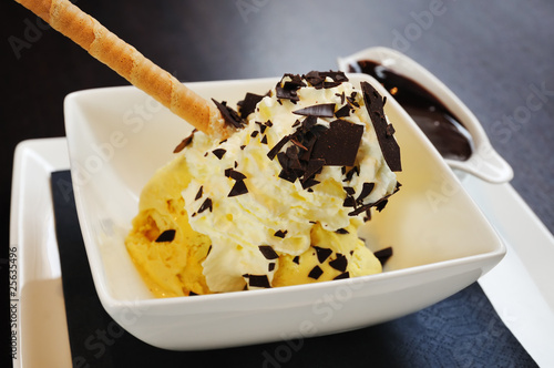 Valokuvatapetti ice-cream Dame Blanche with cream and chocolate